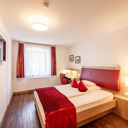 Gastagwirt Hotell Eugendorf Exteriör bild