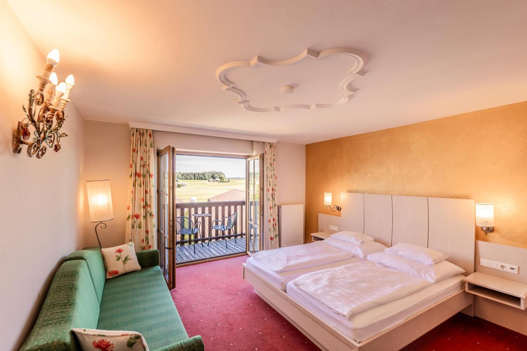 Gastagwirt Hotell Eugendorf Exteriör bild