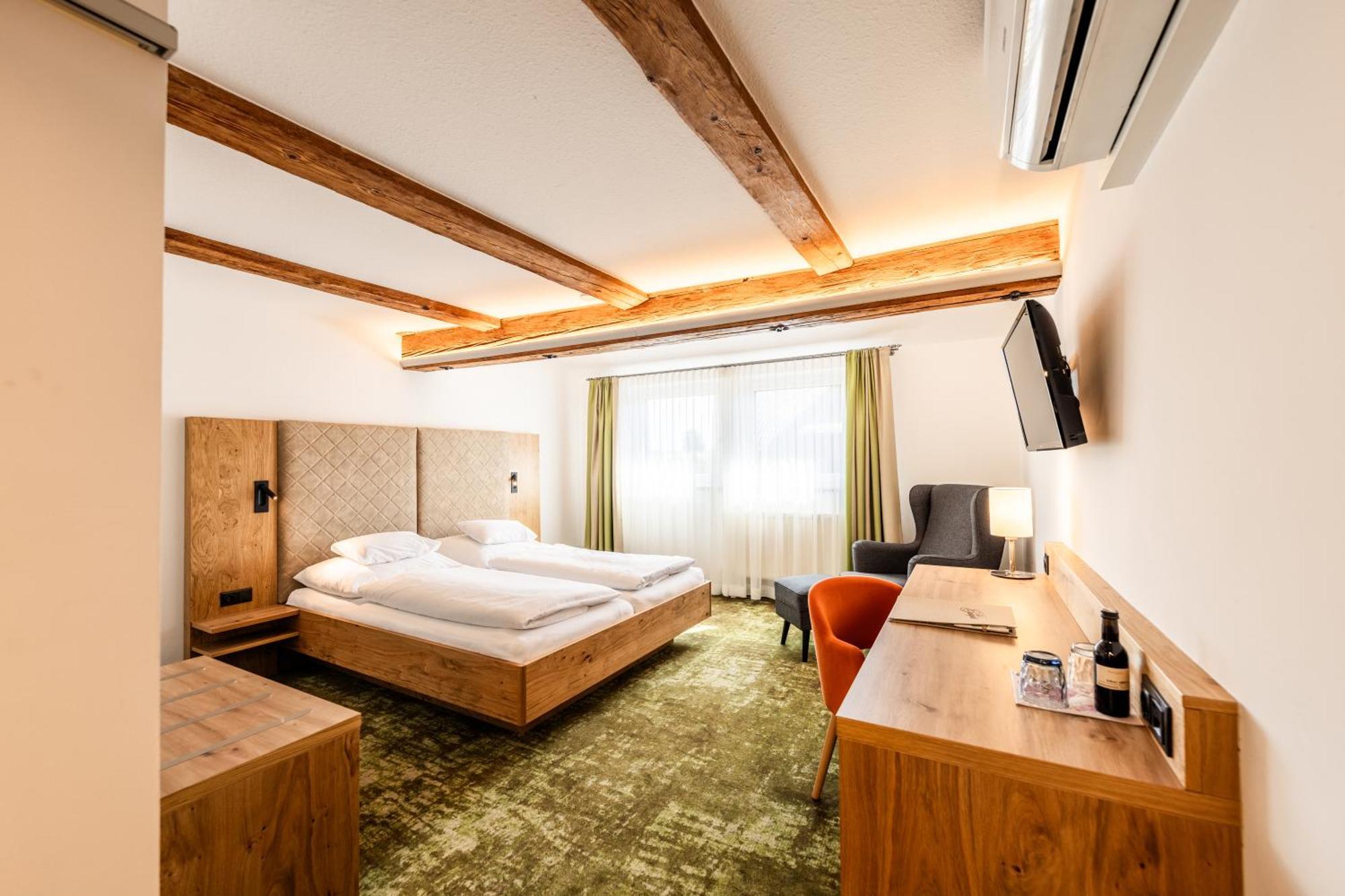 Gastagwirt Hotell Eugendorf Exteriör bild
