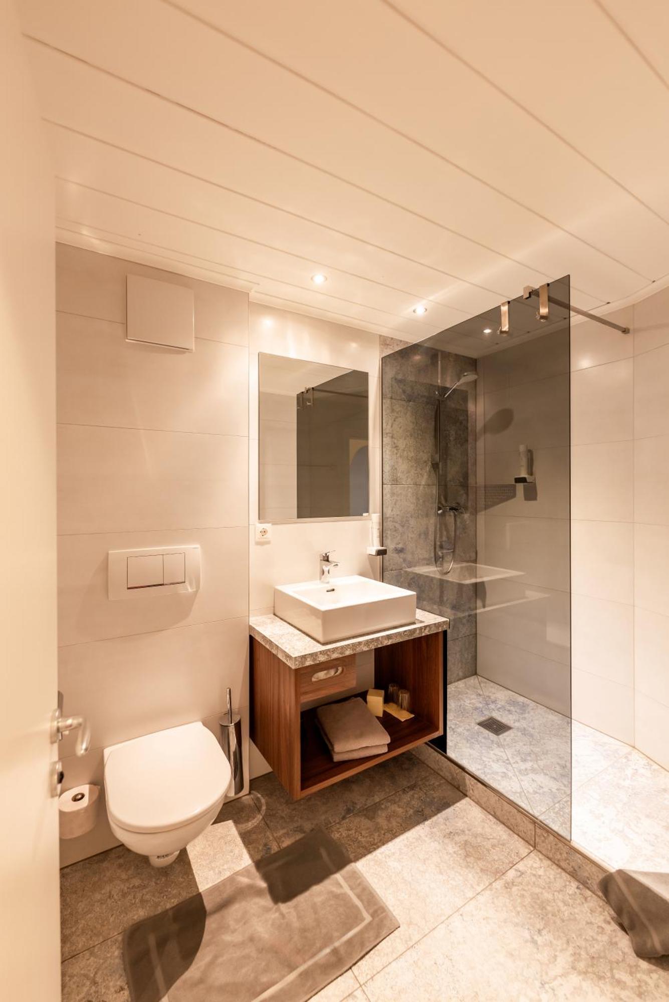 Gastagwirt Hotell Eugendorf Exteriör bild