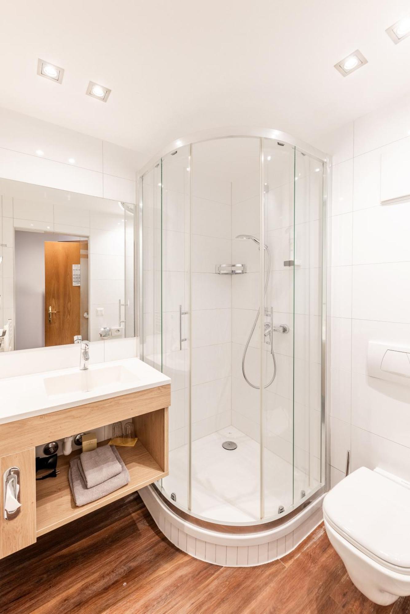 Gastagwirt Hotell Eugendorf Exteriör bild