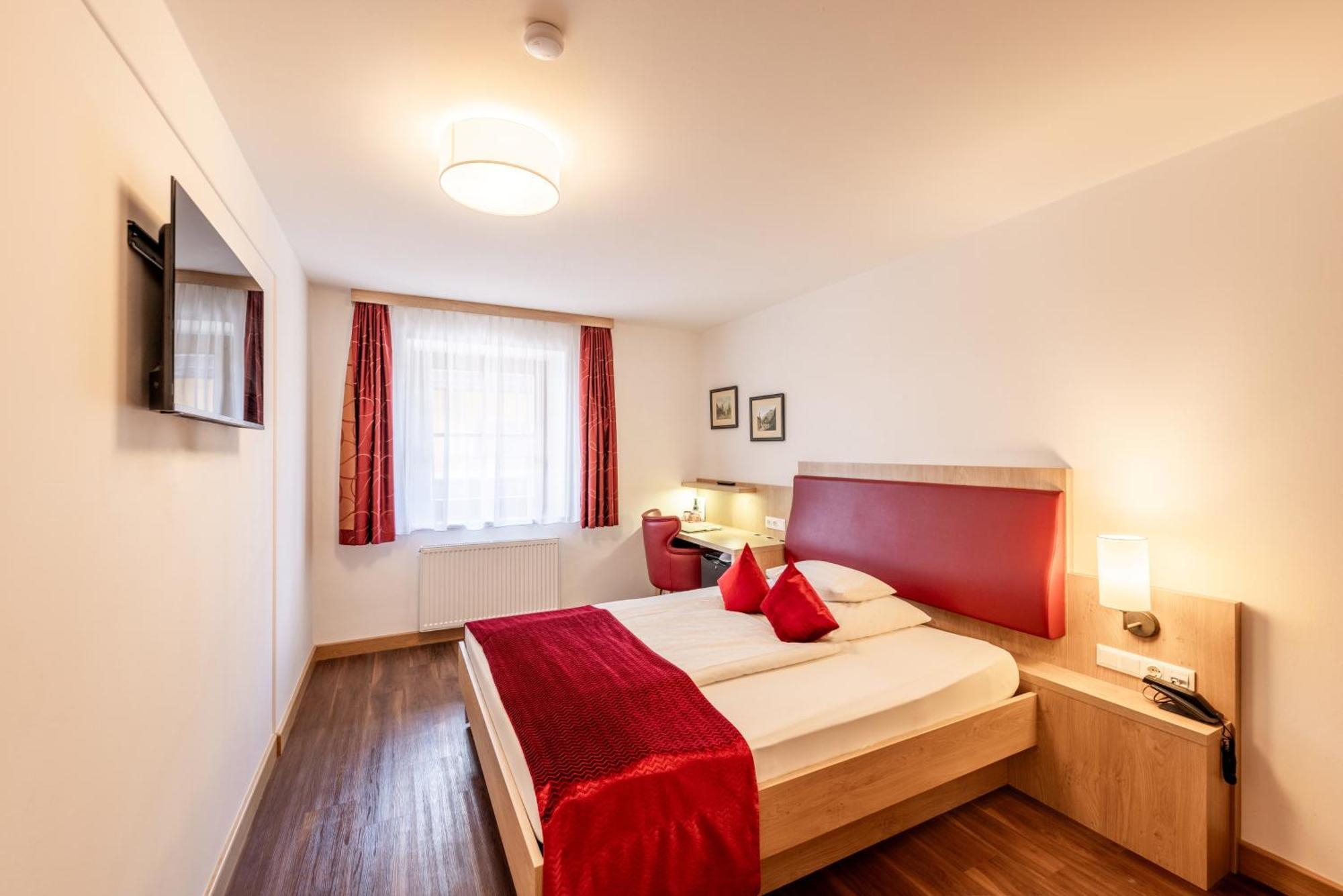 Gastagwirt Hotell Eugendorf Exteriör bild