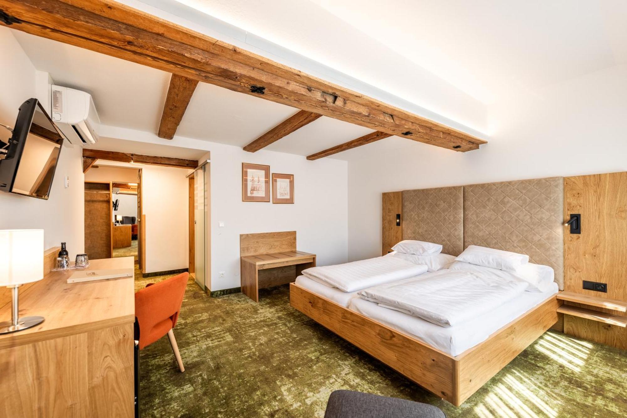 Gastagwirt Hotell Eugendorf Exteriör bild