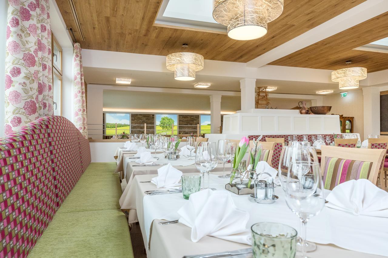 Gastagwirt Hotell Eugendorf Exteriör bild